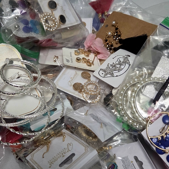 assorted Jewelry - Lot Of Nwt Fashion Earrings. - Bag Full Of Earrings 5 Oz
